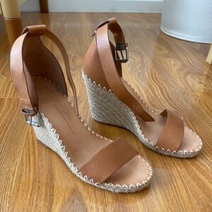 Dolce Vita Tan Espadrille wedges